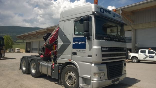 Camion grue CL013