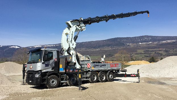 Camion grue CL055