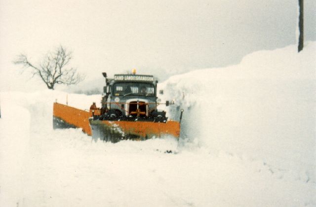 Chasse_neige_avec_beaucoup_de_neige