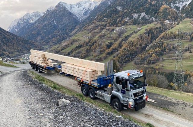 Camion transport charpente_Montagne